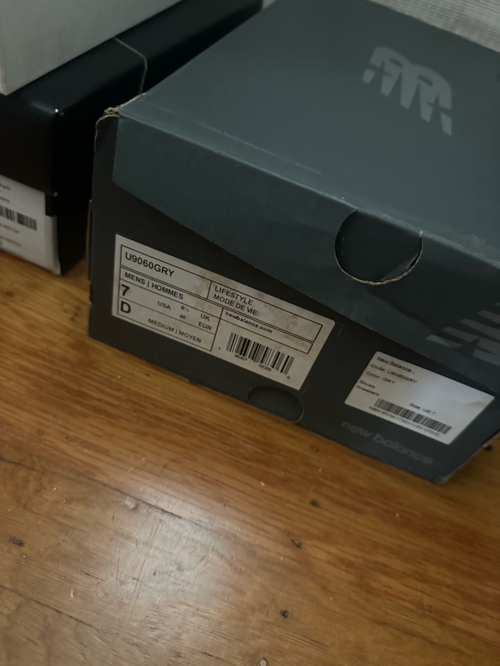 New balance 9060 sneakers in dark gray. Size 8.5. NWT - Picture 2 of 2